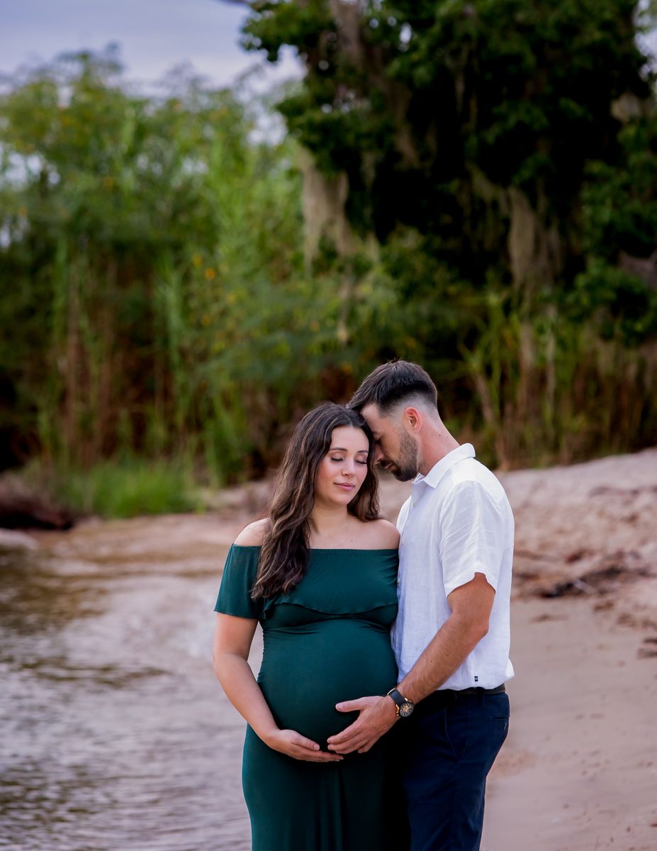 Maternity photography by Desert Rose Prints