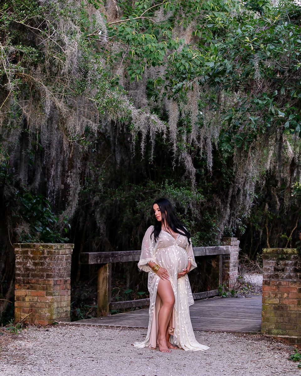 Maternity photography by Desert Rose Prints
