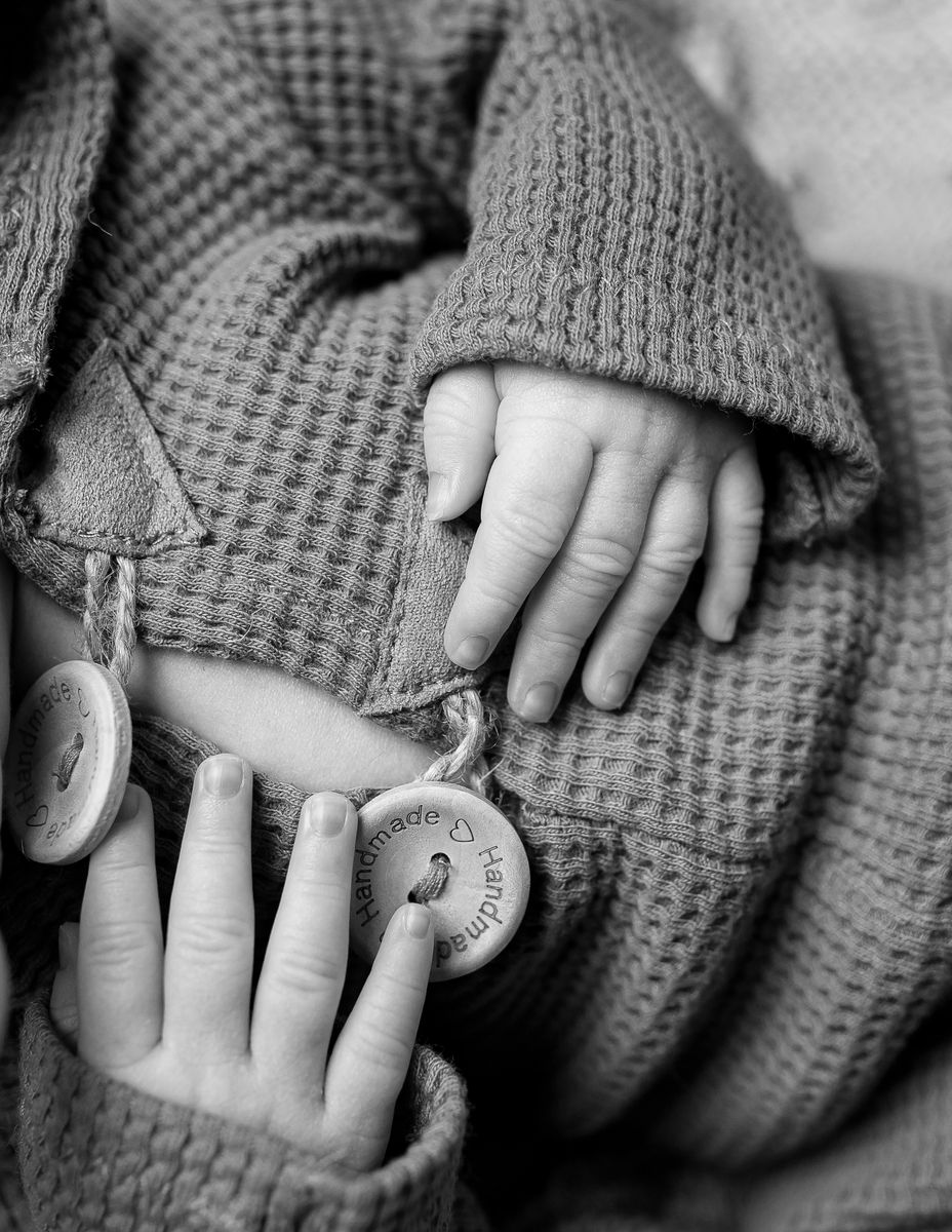 Newborn photography by Desert Rose Prints