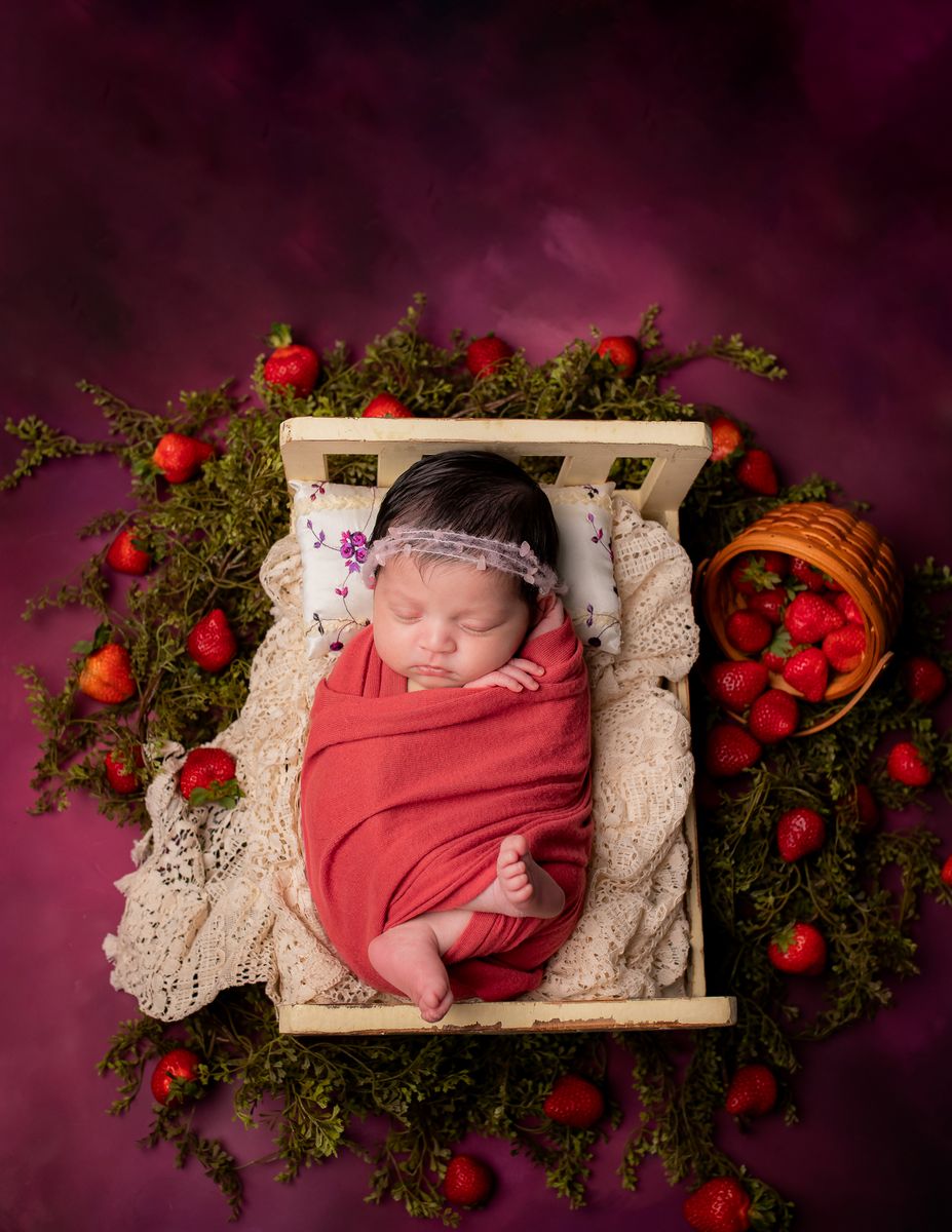 Newborn photography by Desert Rose Prints
