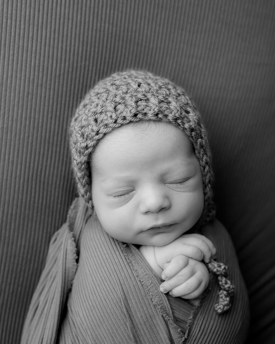 Newborn photography by Desert Rose Prints