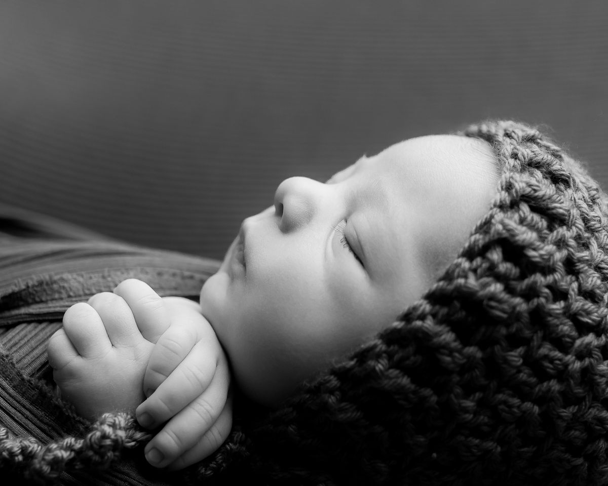 Newborn photography by Desert Rose Prints