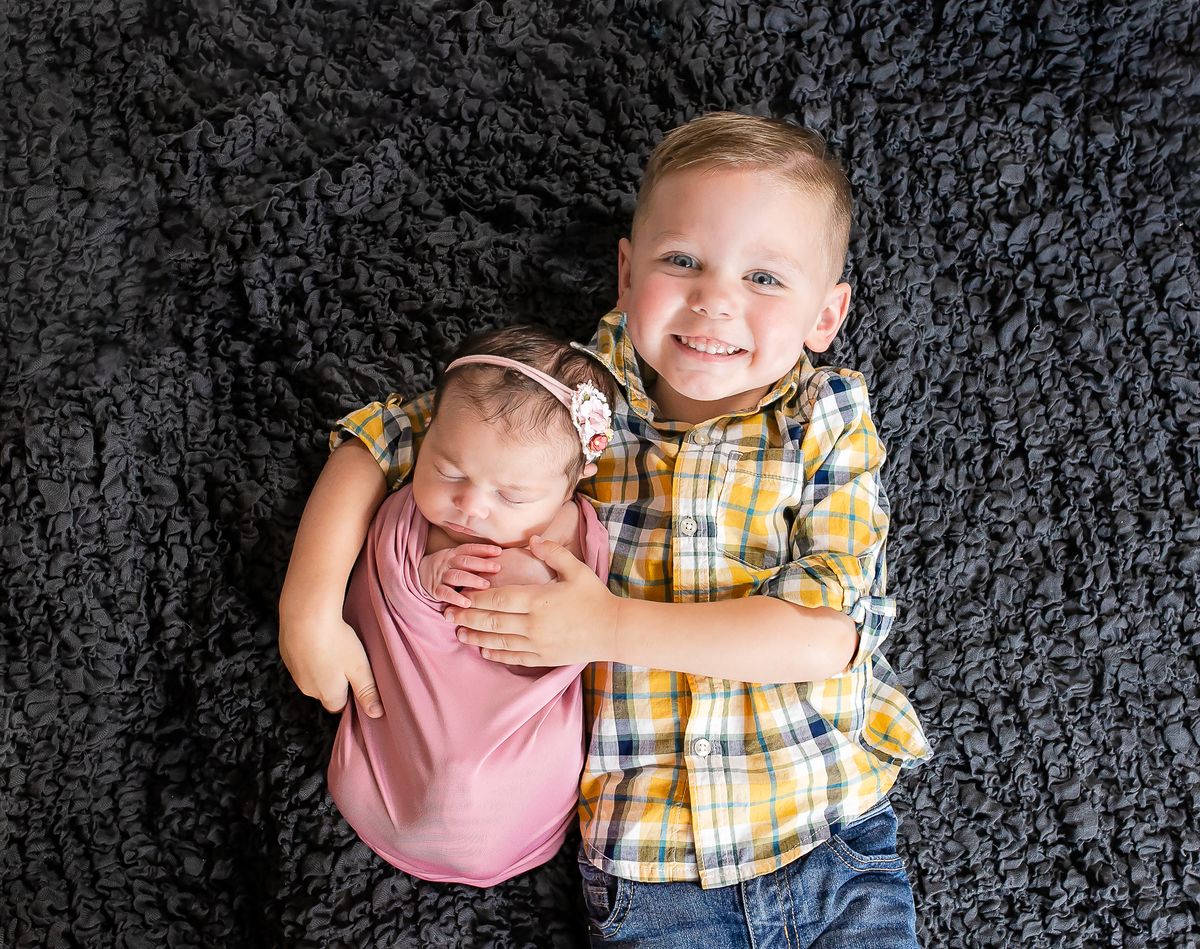 Newborn photography by Desert Rose Prints
