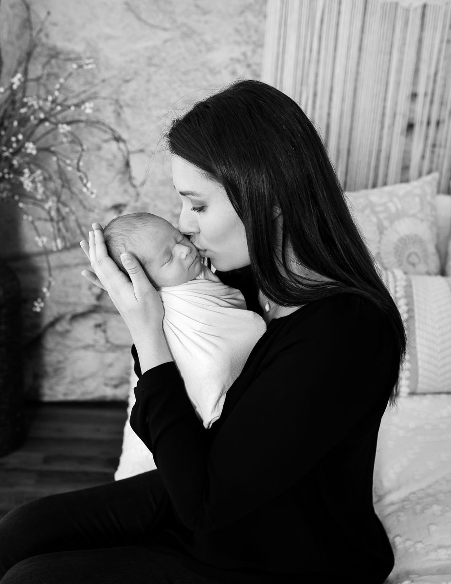 Newborn photography by Desert Rose Prints